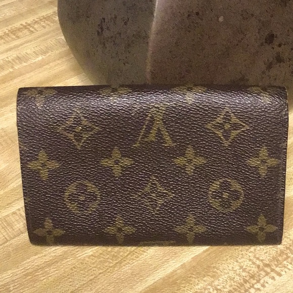 Louis Vuitton Wallet - Picture 2 of 7